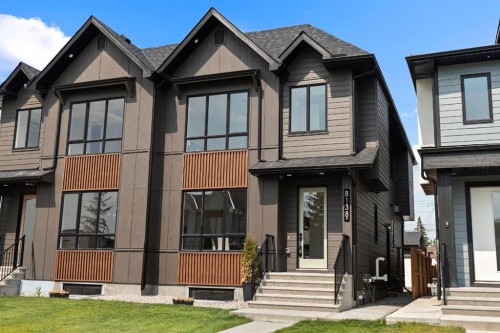 8138 47 Avenue Nw, Calgary, AB - Outdoor With Facade