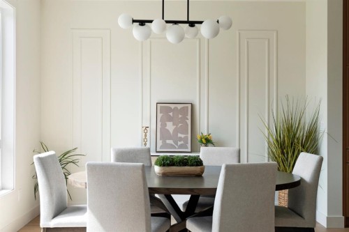 8138 47 Avenue Nw, Calgary, AB - Indoor Photo Showing Dining Room