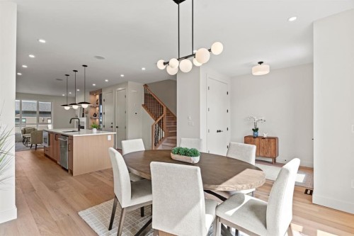 8138 47 Avenue Nw, Calgary, AB - Indoor Photo Showing Dining Room