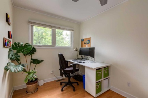 4903 Carney Road Nw, Calgary, AB - Indoor Photo Showing Office