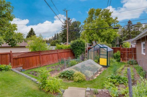 4903 Carney Road Nw, Calgary, AB - Outdoor