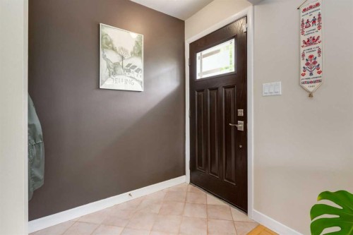 4903 Carney Road Nw, Calgary, AB - Indoor Photo Showing Other Room