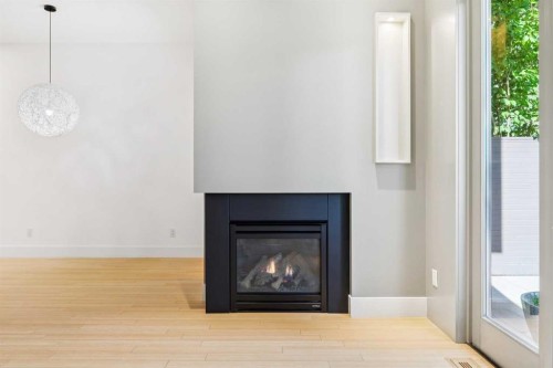 2218 32 Avenue Sw, Calgary, AB 