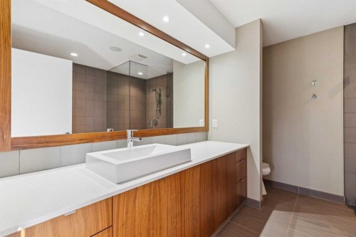 2218 32 Avenue Sw, Calgary, AB 