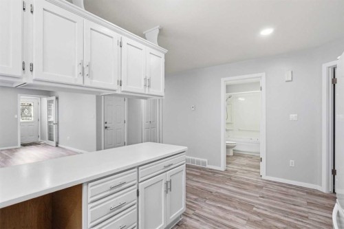 4014 Shannon Drive, Olds, AB - Indoor