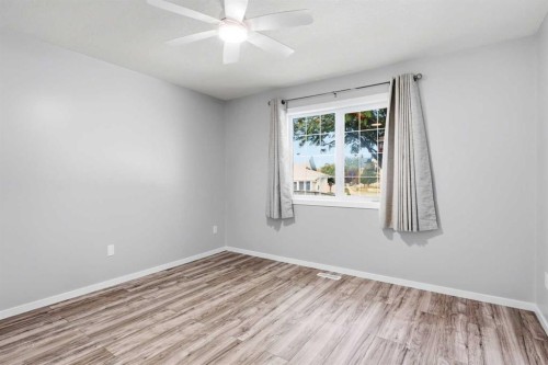 4014 Shannon Drive, Olds, AB - Indoor Photo Showing Other Room
