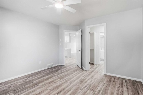4014 Shannon Drive, Olds, AB - Indoor Photo Showing Other Room