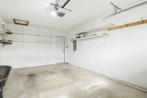 4014 Shannon Drive, Olds, AB - Indoor Photo Showing Garage