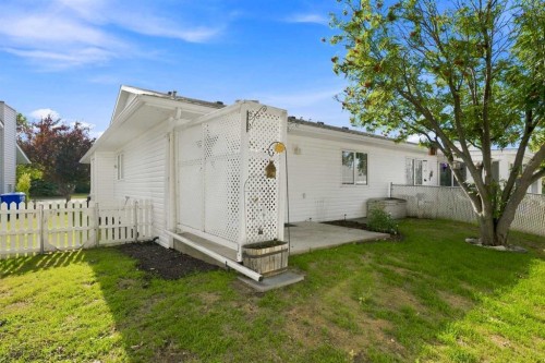 4014 Shannon Drive, Olds, AB - Outdoor