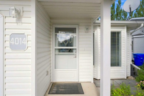 4014 Shannon Drive, Olds, AB - Outdoor With Exterior