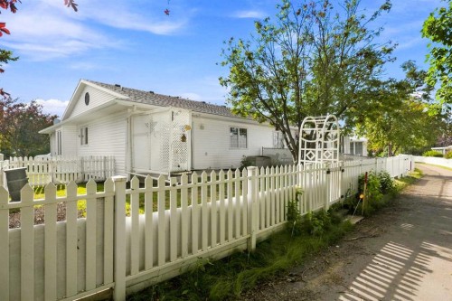 4014 Shannon Drive, Olds, AB - Outdoor