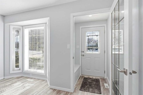 4014 Shannon Drive, Olds, AB - Indoor Photo Showing Other Room