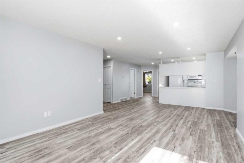 4014 Shannon Drive, Olds, AB - Indoor Photo Showing Other Room