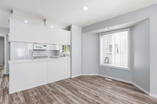 4014 Shannon Drive, Olds, AB - Indoor Photo Showing Kitchen