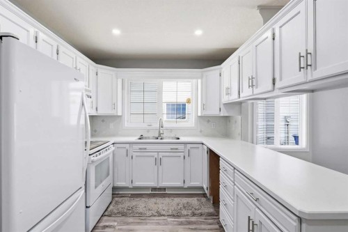 4014 Shannon Drive, Olds, AB - Indoor Photo Showing Kitchen With Double Sink