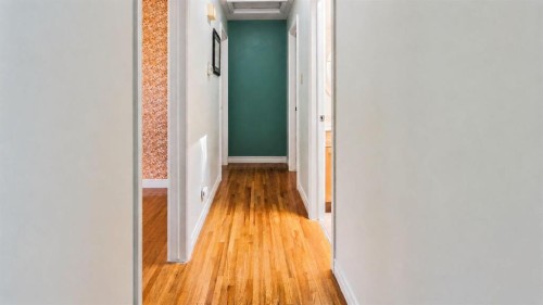 1027 Lake Sylvan Drive Se, Calgary, AB - Indoor Photo Showing Other Room