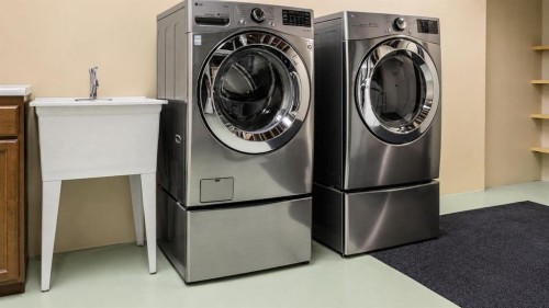 1027 Lake Sylvan Drive Se, Calgary, AB - Indoor Photo Showing Laundry Room