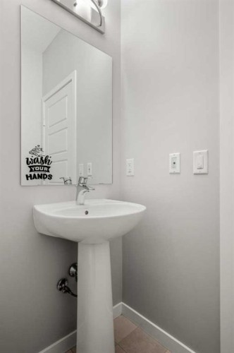 244 Sundown View, Cochrane, AB - Indoor Photo Showing Bathroom