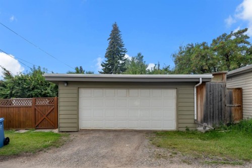 2204 Halifax Crescent Nw, Calgary, AB - Outdoor