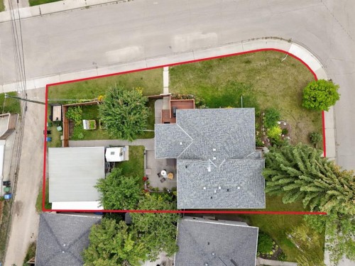 2204 Halifax Crescent Nw, Calgary, AB - Outdoor