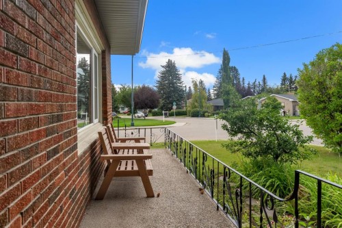 2204 Halifax Crescent Nw, Calgary, AB - Outdoor With Exterior