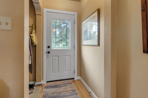 2204 Halifax Crescent Nw, Calgary, AB - Indoor Photo Showing Other Room