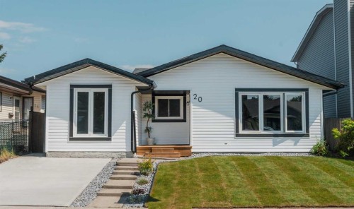 20 Castlegrove Way Ne, Calgary, AB - Outdoor