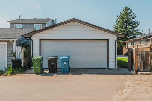 20 Castlegrove Way Ne, Calgary, AB - Outdoor With Exterior