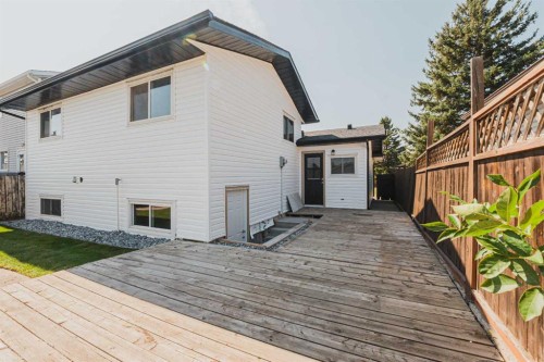 20 Castlegrove Way Ne, Calgary, AB - Outdoor With Deck Patio Veranda With Exterior