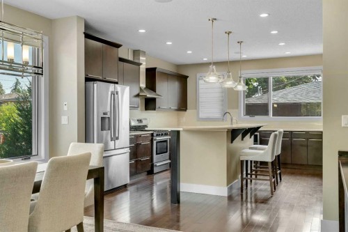 1721 44 Avenue Sw, Calgary, AB - Indoor