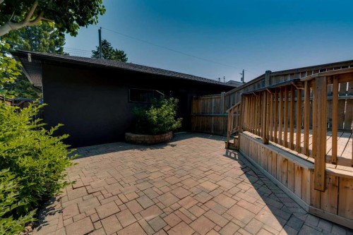 1721 44 Avenue Sw, Calgary, AB - Outdoor With Exterior