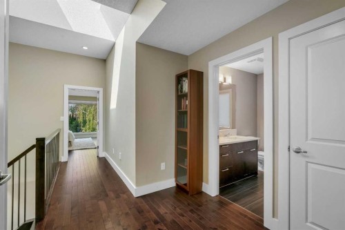 1721 44 Avenue Sw, Calgary, AB - Indoor Photo Showing Other Room