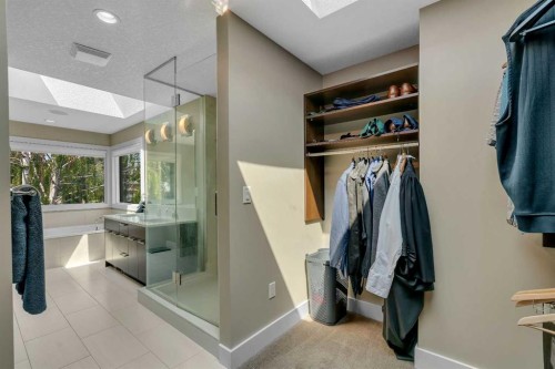 1721 44 Avenue Sw, Calgary, AB - Indoor