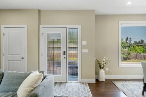 1721 44 Avenue Sw, Calgary, AB - Indoor