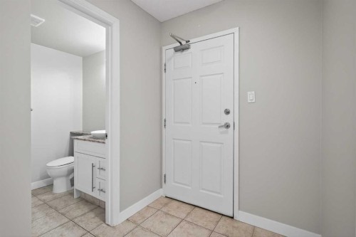 116-790 Kingsmere Crescent Sw, Calgary, AB - Indoor Photo Showing Bathroom