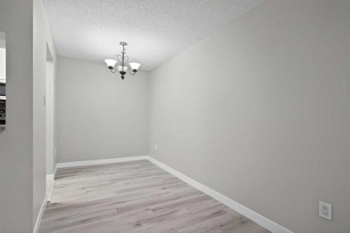 116-790 Kingsmere Crescent Sw, Calgary, AB - Indoor Photo Showing Other Room