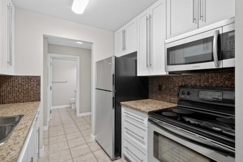 116-790 Kingsmere Crescent Sw, Calgary, AB - Indoor Photo Showing Kitchen