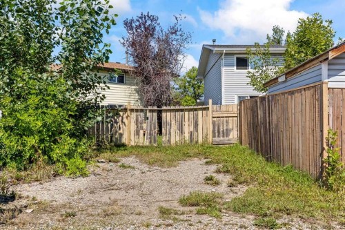 767 Whitehill Way Ne, Calgary, AB - Outdoor