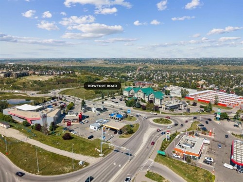 8832 34 Avenue Nw, Calgary, AB 
