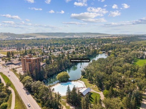 8832 34 Avenue Nw, Calgary, AB 