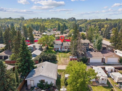 8832 34 Avenue Nw, Calgary, AB 
