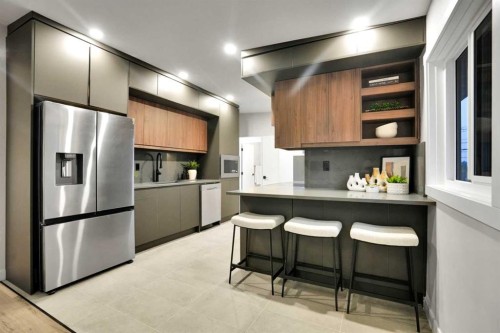 4916 Norquay Drive Nw, Calgary, AB - Indoor Photo Showing Kitchen