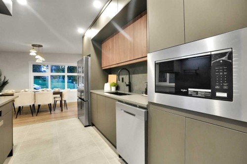 4916 Norquay Drive Nw, Calgary, AB - Indoor Photo Showing Kitchen