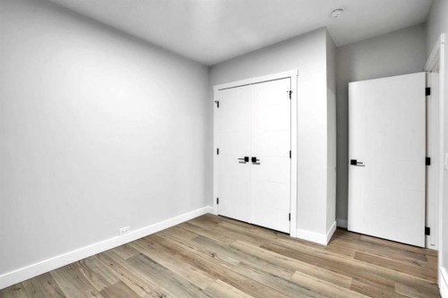 4916 Norquay Drive Nw, Calgary, AB - Indoor Photo Showing Other Room