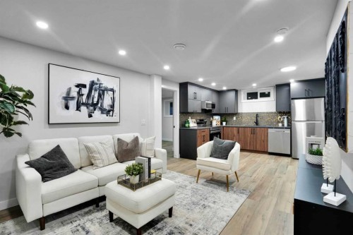 4916 Norquay Drive Nw, Calgary, AB - Indoor Photo Showing Living Room
