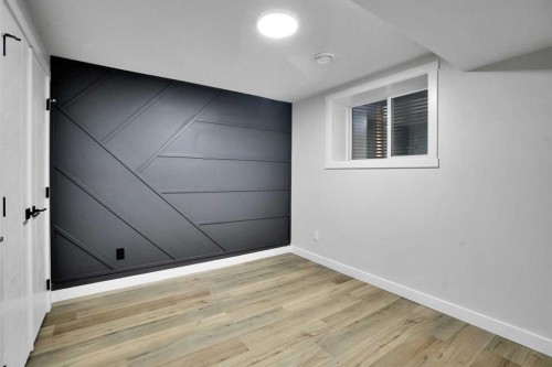4916 Norquay Drive Nw, Calgary, AB - Indoor Photo Showing Other Room