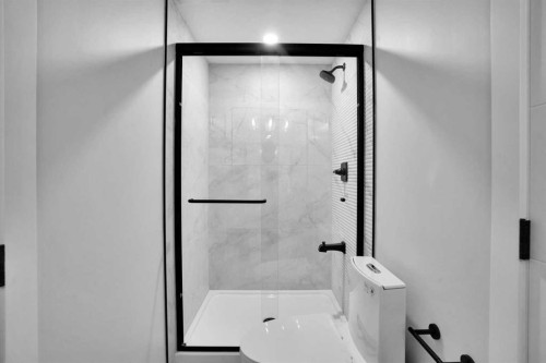 4916 Norquay Drive Nw, Calgary, AB - Indoor Photo Showing Bathroom