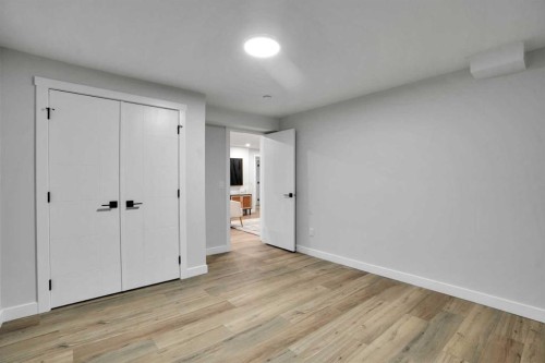 4916 Norquay Drive Nw, Calgary, AB - Indoor Photo Showing Other Room