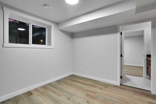 4916 Norquay Drive Nw, Calgary, AB - Indoor Photo Showing Other Room