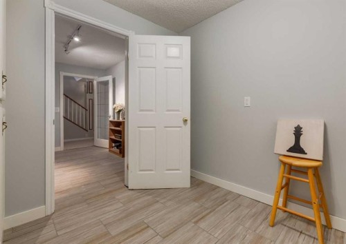 63 Arbour Lake Drive Nw, Calgary, AB - Indoor Photo Showing Other Room